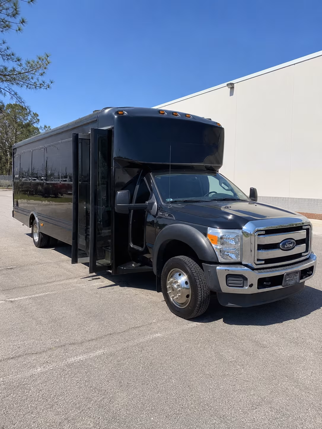Oakland Winery Tour & Pub Crawl Transportation