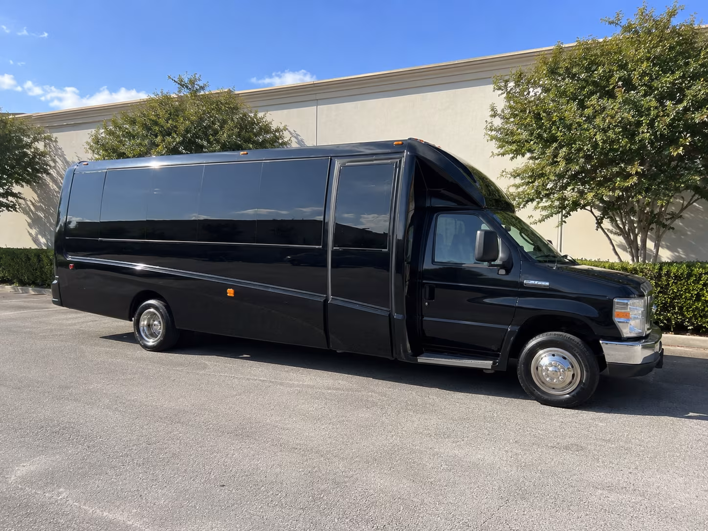 Vallejo Birthday, Sweet 16, & Quinceañera Transportation party bus exterior
